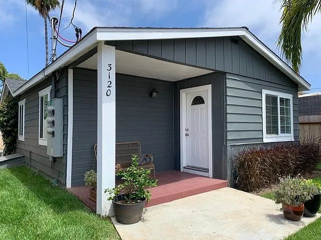 3120 Madison Street - front house
