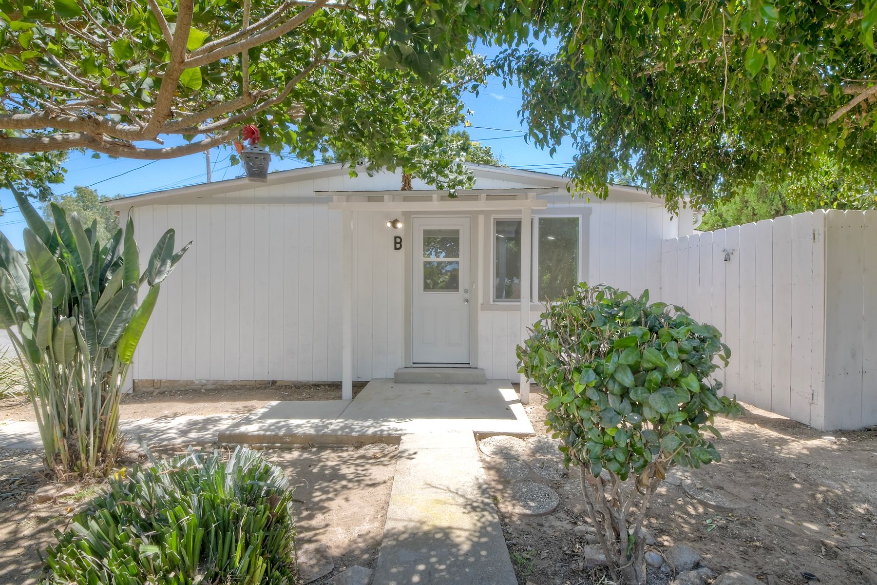 4108 Mission Avenue apt B